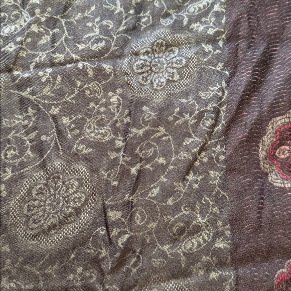 Paisley Pashmina Scarf Wrap 72” Burgundy Gray Fringed Shawl - Picture 4 of 4